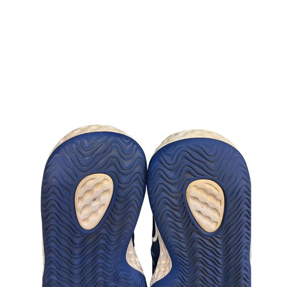 Nike renew boys sneakers size 5 - Picture 14 of 16